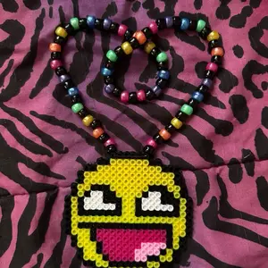 LUVSCENE - EPIC SMILEY / AWESOME FACE KANDI NECKLACE - handmade perler fuse beads - rave - festival - plur - decora kei - scene