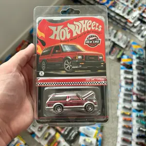 GMC Typhoon RLC Diecast 1/64