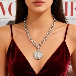 Women's Chunky Gold Coin Pendant Necklaces for Women - Retro Toggle Clasp Chain Choker, Trendy Layered Daily Accessory, Ideal for Date Nights, Birthday Gifts