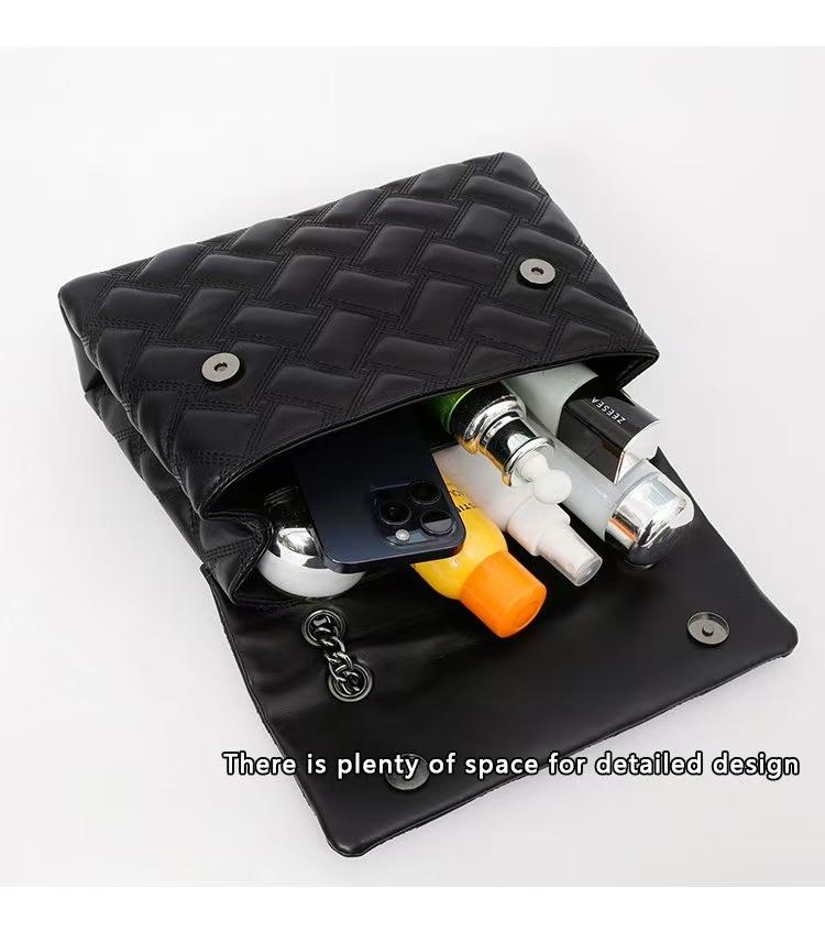 2026 New European Style Chain Messenger Bag, Plaid PU Material, Large Capacity, All Seasons, Perfect for Commuting and Daily Use