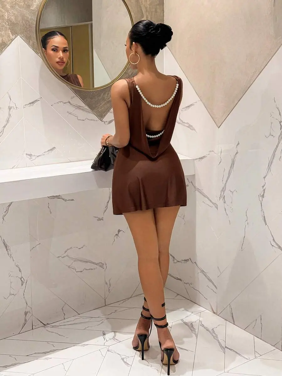 ZACHARY 2026 New V-Neck Sleeveless Ruched Waist Open Back Pearl Chain Decor A-Line Mini Dress, Elastic Satin