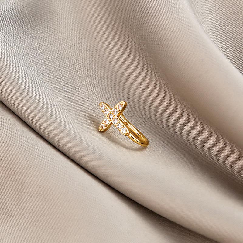 Nose accessory with non perforated U-shaped nose clip and micro inlaid zircon heart lightning crown nose nail made of copper material, easy to wear