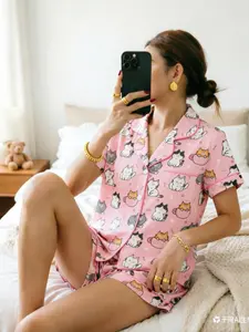 Women's Sleepwear Set Cat Print, Comfortable Outdoor Home Wear, All-Season Casual Fitted Short Sleeve Top & Elastic Shorts
