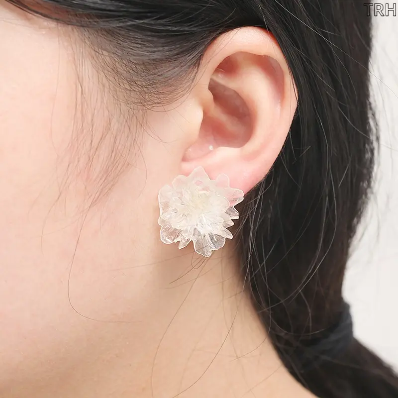 Matte Transparent Flower Stud Earrings, 3D Frosted Floral Statement Earrings, Lightweight Resin Petal Earrings for Women, Spring Summer Boho Jewelry