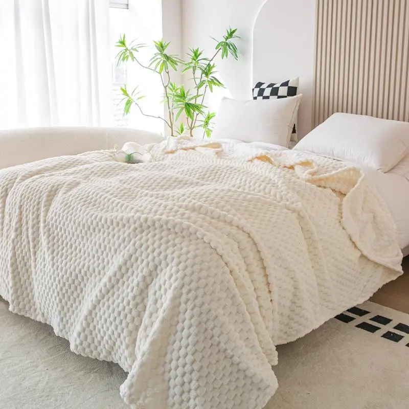Solid Color Plush Blanket, 260gsm Soft Comfortable Throw Blanket, Cool Bedroom Bed Blanket, Bedding Supplies for Home Office Camping Travel, Christmas