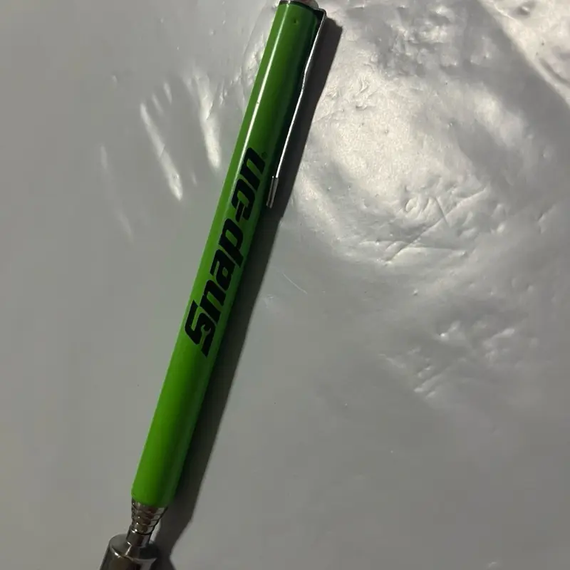Snap-on Magnetic Telescoping Pick Up Tool, Extends Up to 21 in, New