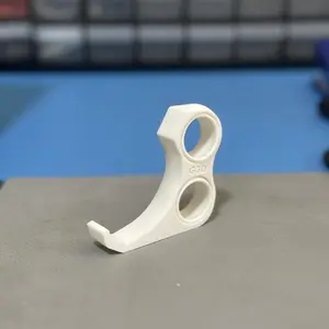 Ergonomic Phone Grip 2 pcs 3D Printed Stress Relief Tool Universal Mobile Phone Stand Desktop Decoration Portable Holder Alleviates Hand Fatigue for Videos All Models