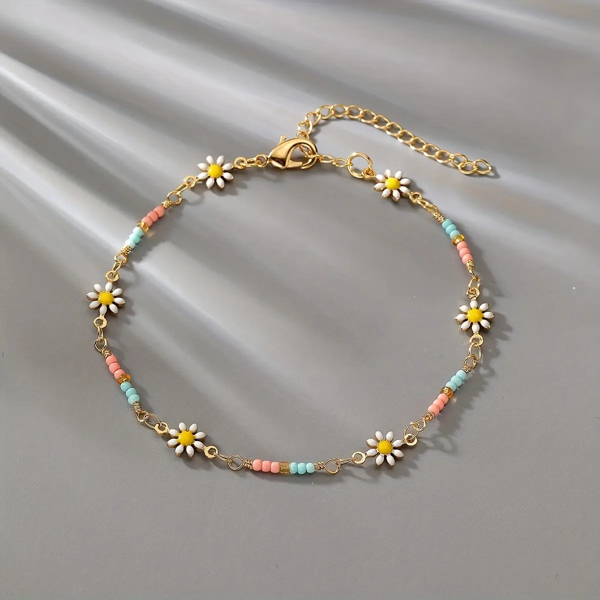 A Small And Delicate Thin Chain Anklet, With A Mini Rice Bead Flower Shape, A Simple And Elegant Ankle ChainValentine'S Day