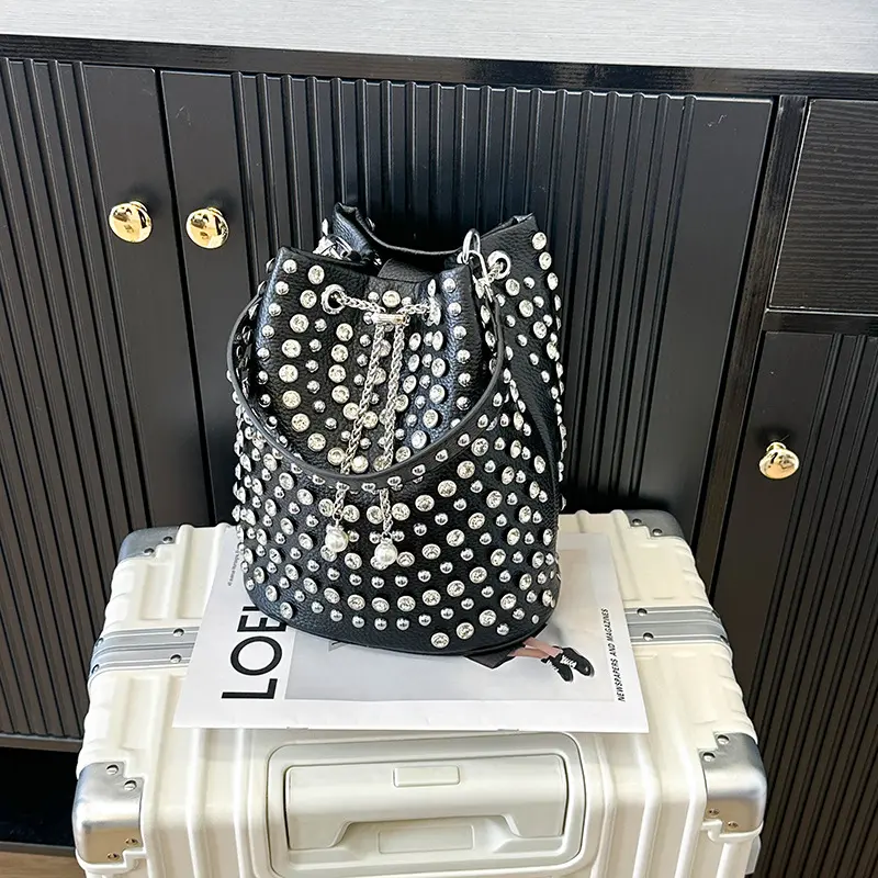 Must-Have Edgy Punk Bag! 2025 Fall Textured Studded Chain Shoulder Bag, Women's Stylish Streetwear Crossbody Handbag
