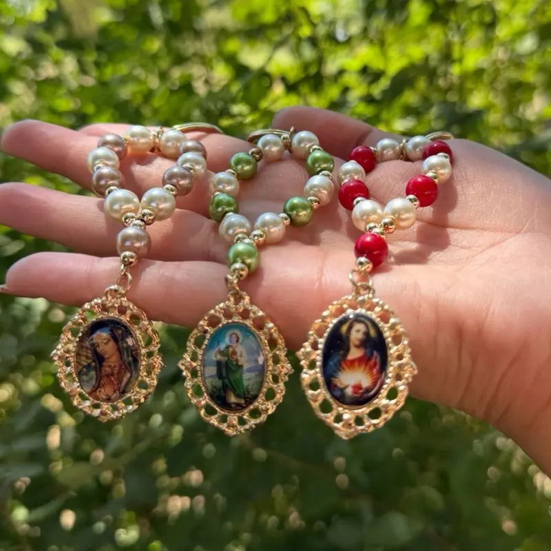 Handmade Decade Rosary Keychain with Religious Medal | Our Lady of Guadalupe, Saint Jude or Sacred Heart. Llavero Mini Rosario ( Decenario ) Virgen de Guadalupe, San Judas, Sangrado corazón