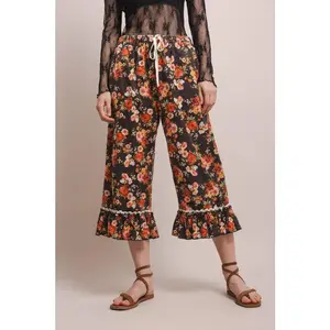 Ruffle Hem Midi Bloomer Pants in Black
