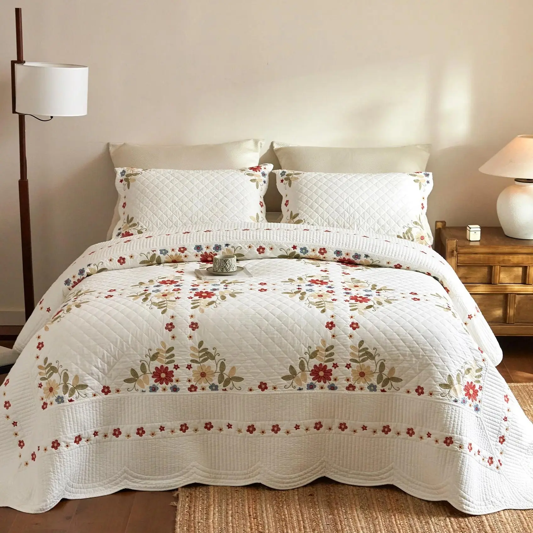 3Pcs Cotton French Country Embroidered Floral Quilted Bedspread Set, Geometric Border, Scalloped Edge, All-Season Bedding Set, Embroidered Bed Set