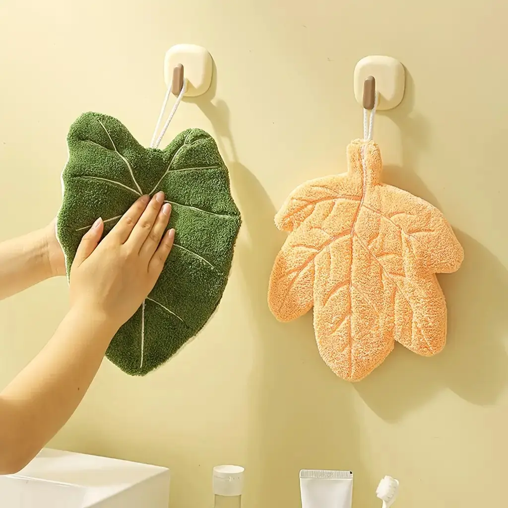 1-Piece Fleece Leaf-Shaped Hanging Hand Towel - Super Soft, Absorbent, Quick-Drying for Bathroom Use