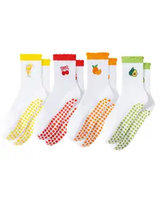 4 Pairs Cute Casual Women's Non-Slip Yoga Socks, Multi-Color Patterns, Ideal for Yoga and Pilates, Indoor Outdoor, Breathable