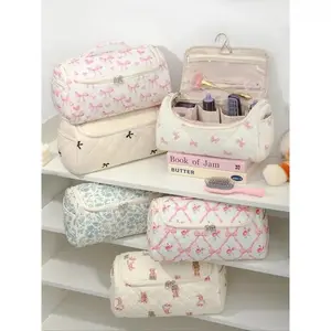 Quilted Toiletry Bag, Large-Capacity Waterproof Travel Cosmetic Organizer