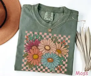 Comfort Colors Vintage Floral Shirt, Retro Checkered Wildflower T-shirt, Boho Floral Graphic Tee, Trendy Cottagecore Flower Top, Pre-shrunk Cotton Botanical Gift for Women, Aesthetic Summer Garden T-shirt