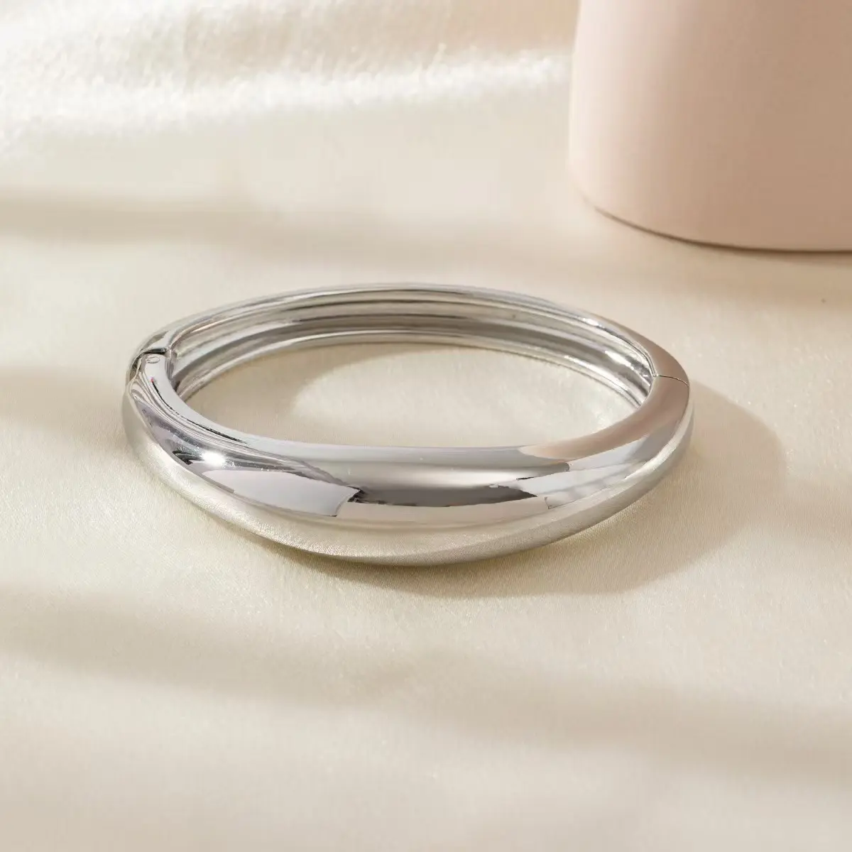 Edgy Geometric Bracelet, a Smooth Slim Bangle for Stackable Daily Style, Snag-Free with a Secure Easy-to-Wear Clasp, Edgy Twist, Secure Clasp, Friend Gifts, Casual, Birthday, Quick To Put On, Compact, Easy-To-Wear Clasp Design