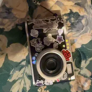 Foldable Screen Student Camera, 1 Count Retro CCD Card Machine, Entry-level Digital Camera, 1080P High Built-in Games & Filter Functions Camera, Mini, Digital Zoom Camera, Hybrid Viewfinder, Multiple Filters, Portable, HD Digital Camera