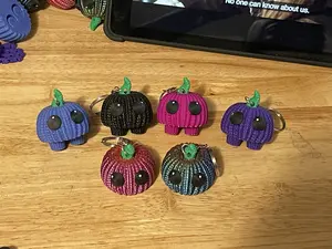3D printed crochet pumpkin keychain