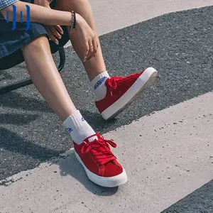 Ollieskate skateboarding shoes Fashion Trend Sneakers Shoes for back-to-school outdoor sports Closed Running  TOS 05012