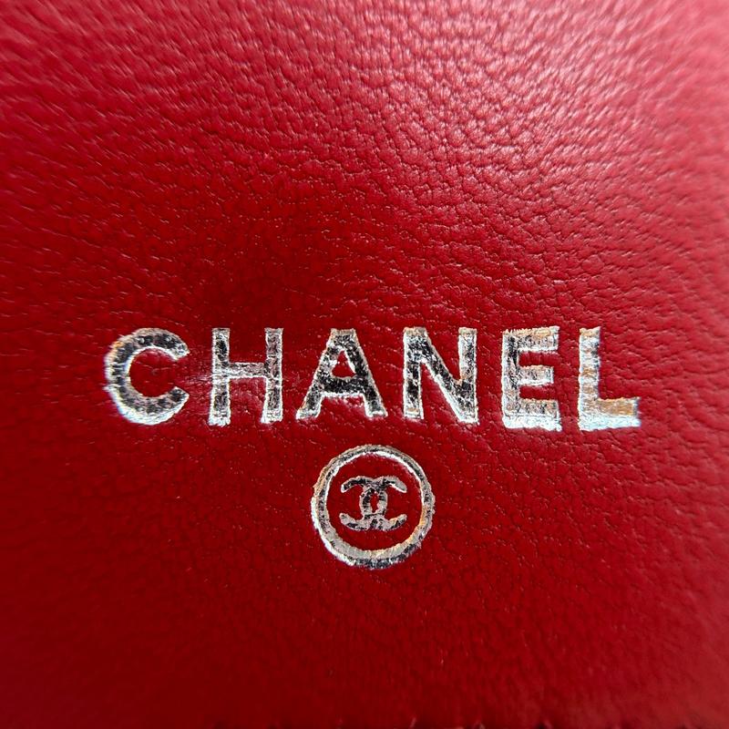 Pre-owned CHANEL Lambskin Leather Small Leather Goods Lambskin Camellia Embossed Large Gusset Flap Wallet Red