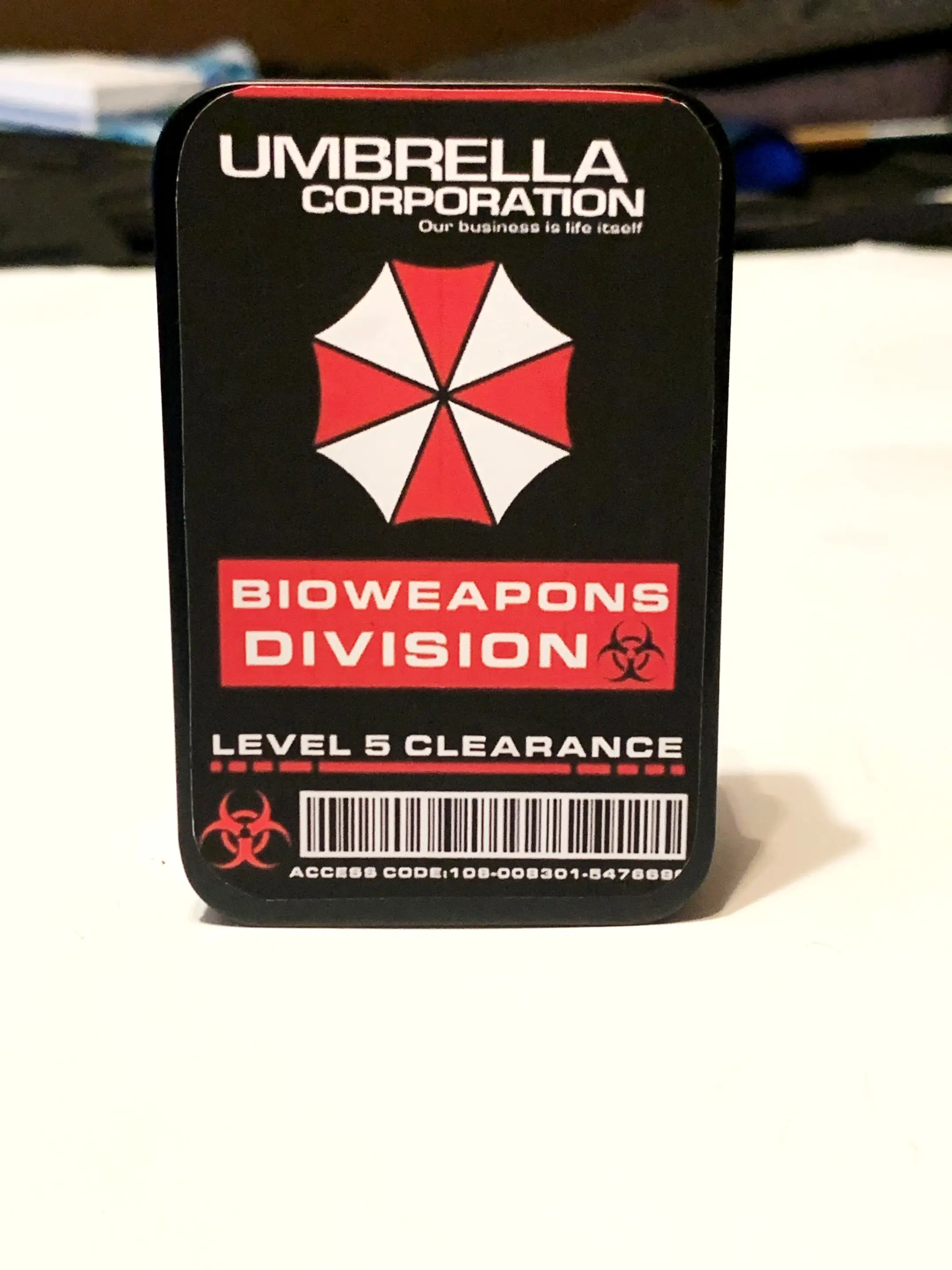 Resident Evil 2 G-Virus Vial - 1.5in Mini Replica - Metal Storage