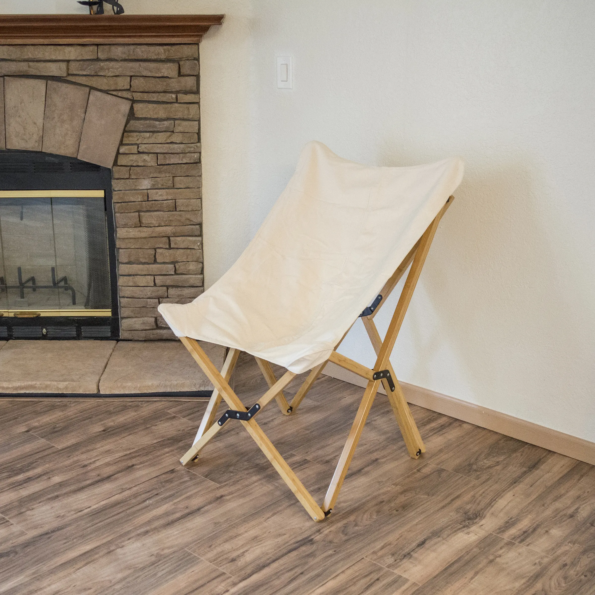 AmeriHome Butterfly Folding Chair for Adults - Armless, Rustic, Plain Woven Bamboo Canvas, Foldable, Stable, Sturdy, Fully Assembled, 25"w x 39"h x 30"d, 260 lbs Weight Capacity, Clean with Water & Mild Soap