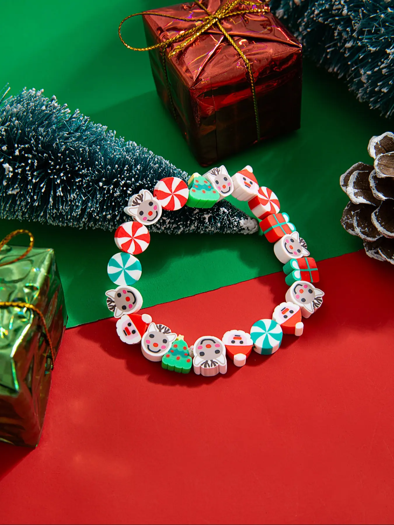 Cute Reindeer Christmas Tree Soft Clay Bracelet, Elastic Holiday Gift, Random Pattern Design, Perfect for Festive Wear