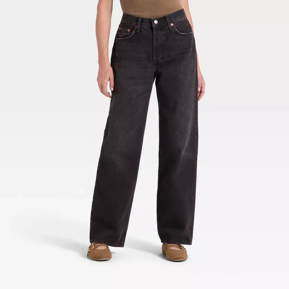 Universal Thread Women's Mid-Rise 90's Baggy Denim Jeans - Cotton Blend, Fly Button Closure, Relaxed Fit, Full Length, Front & Back Pockets, Street Style Bottom