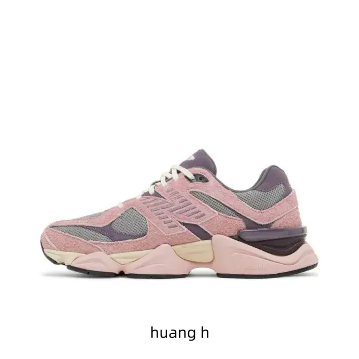 This fuzzy pink‑purple mesh chunky retro sneakers go well with many styles of Casual Shorts to build sweet vintage outfits for city trips and relaxing outdoor walks