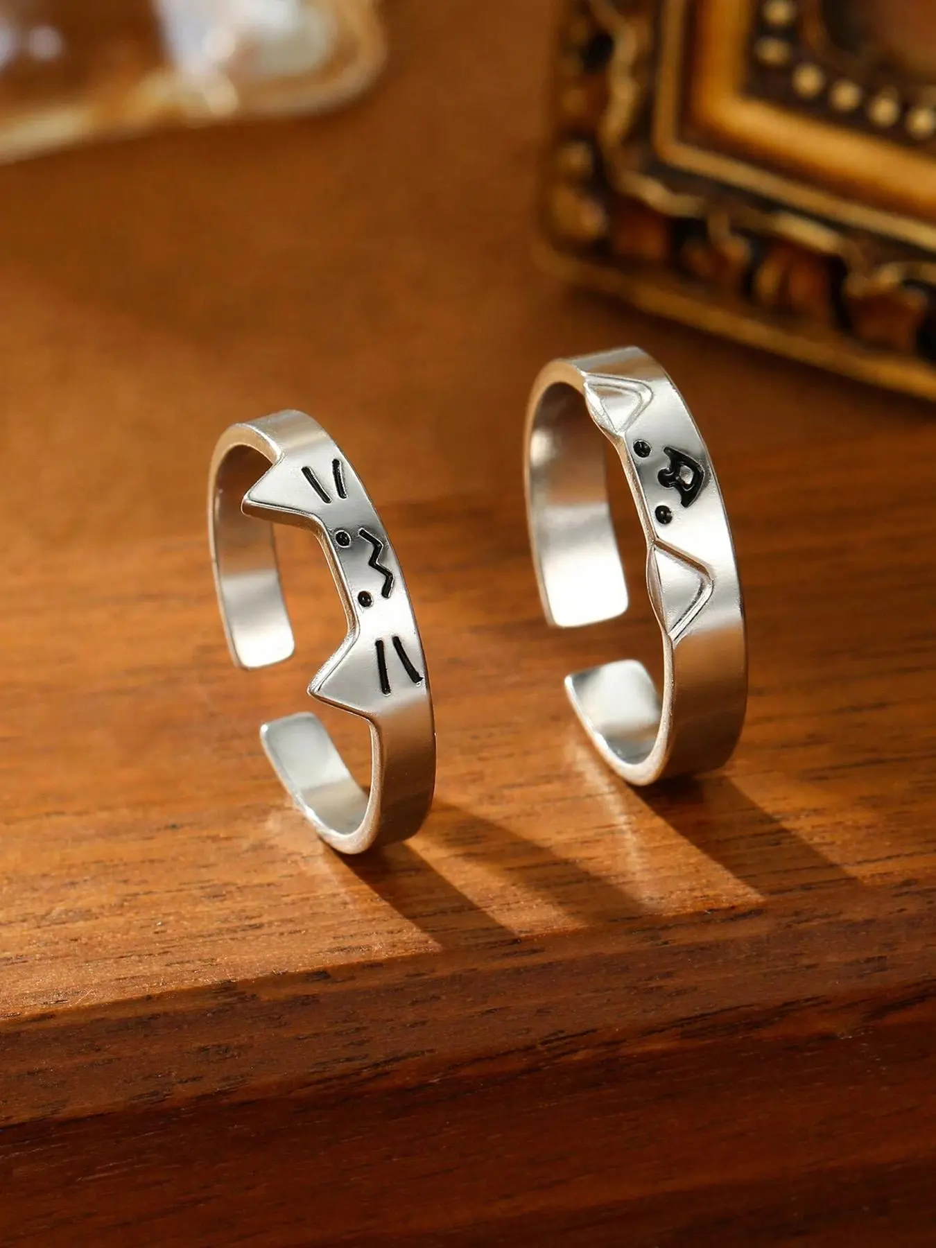 Cat and dog couple rings are fashionable and cute, puppy and kitten personality rings, animal friendship matching rings, comfortable fit, open and adjustable women's rings, suitable for couples to wear every day, simple party, Valentine's Day and Christma