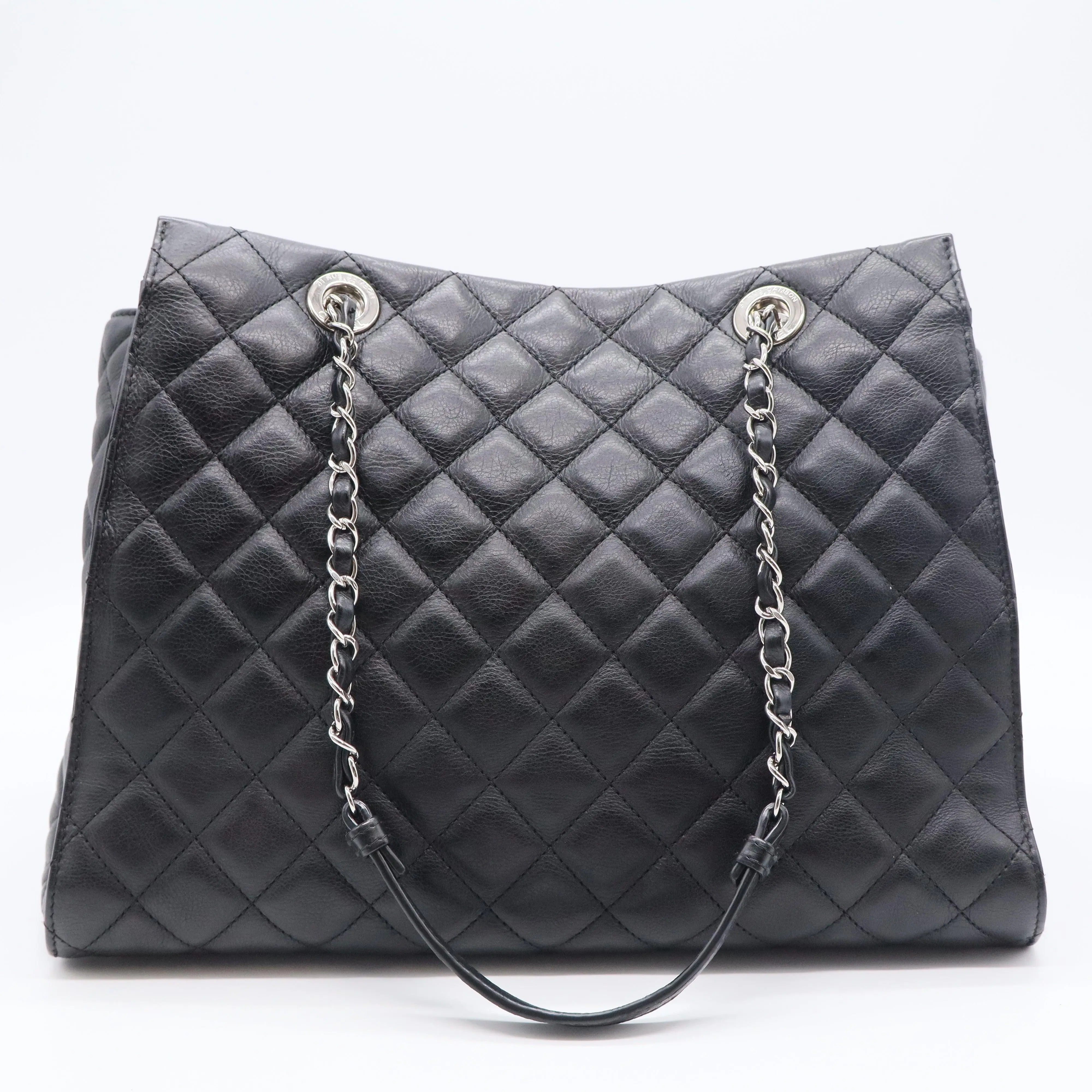 Pre-owned CHANEL calfskin Tote Bags Chic and Soft Shopping Tote Quilted Medium