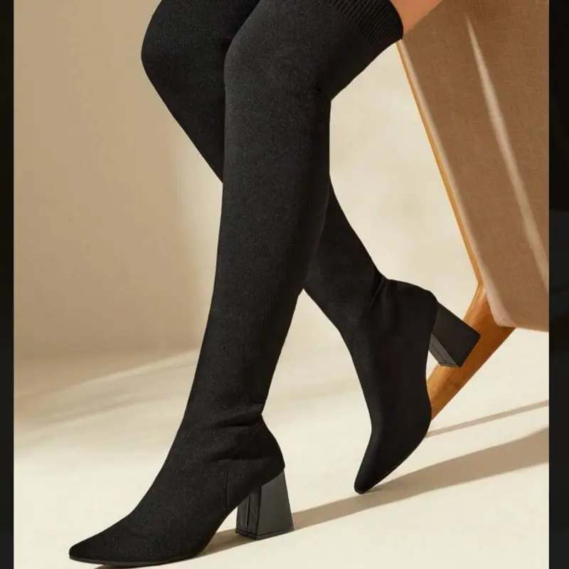 Longue Sleeve Shoes - Black Over-the-Knee Boot with Square Toe and Chunky Heel Design Women