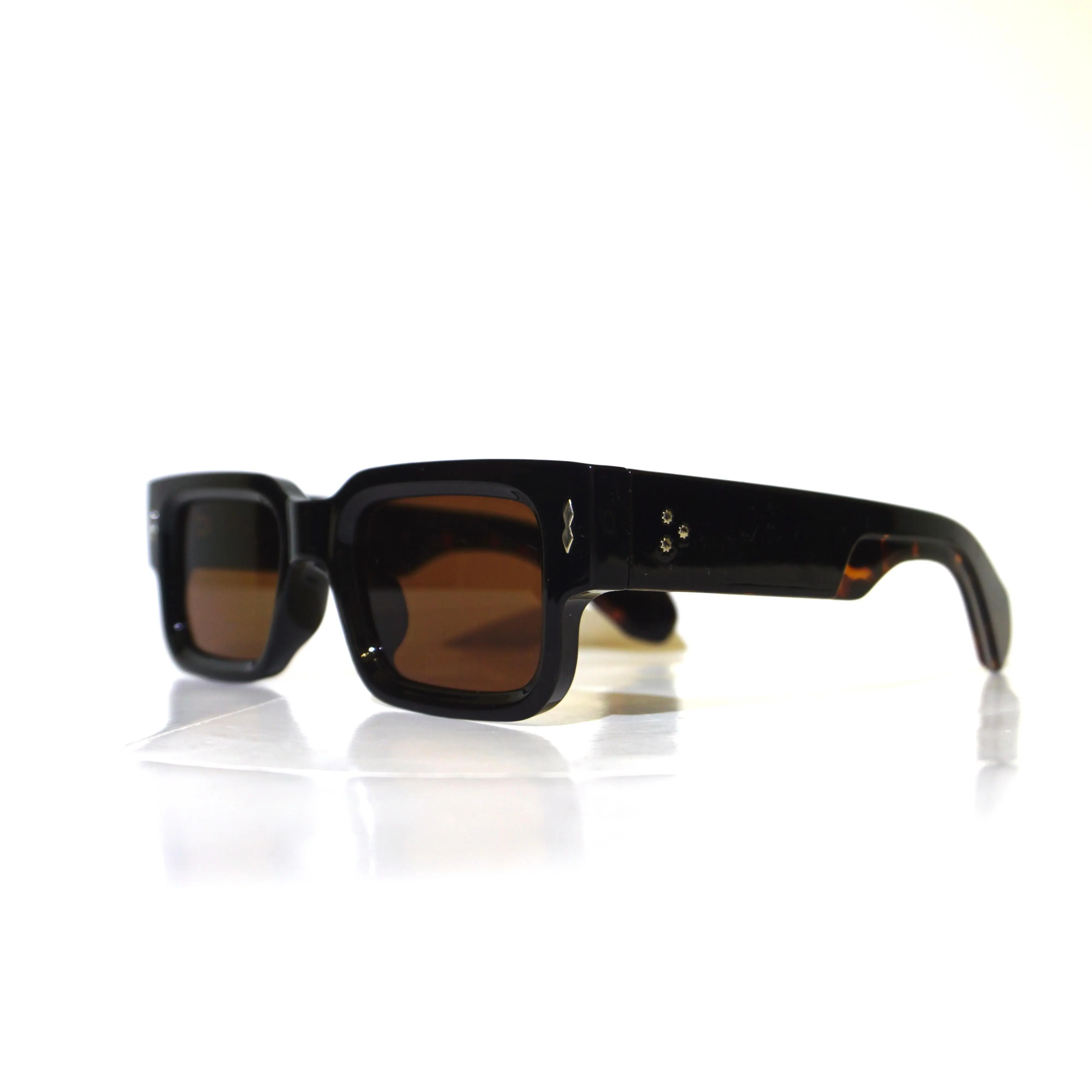 Retro Square Sunglasses for Men & Women, Bold Thick-Frame Black Acetate Streetwear Accessory with Gold Accents & UV400 Protection, Men's Sunglasses, Streetwear Clothing, Stylish Accessories, Uv Protection, Eyewear Fashion, Gold Tone Women's Sunglasses