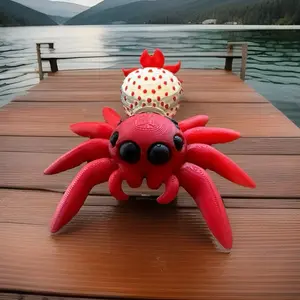3D Printed Articulated Strawberry Spider Fidget Toy, Desktop Pet for Novelty Toy Enthusiasts