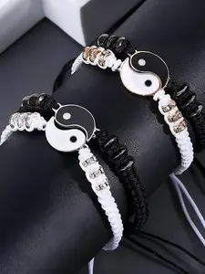 A pair of hand woven Oriental Tai Chi bracelets are suitable for daily couples to go out on the street. They can also be used as gifts for romantic festivals such as Qixi Festival to convey classic and unique love. Trendy Jewellery Accessories