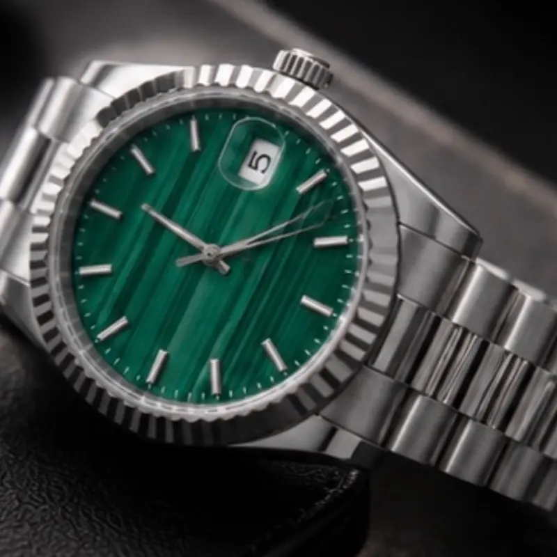 Green Face Men’s Round Metal Case Quartz Wrist Watch, None Analog Display Fashion Accessory