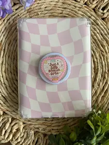 Just a silly bookish girlie E-Reader/ Phone Grip