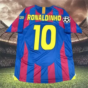 05 06 Home No.10 Ronaldinho Short Sleeves soccer jersey