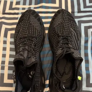 Product Review of Mens Shoes, Ultra-light Textured Design Lace-up Trainers for Treadmill Wear As Gift, Workout Sneakers, Casual Twist Sole Design Sports Running Shoes for Summer 2025 from 🇵**🇷