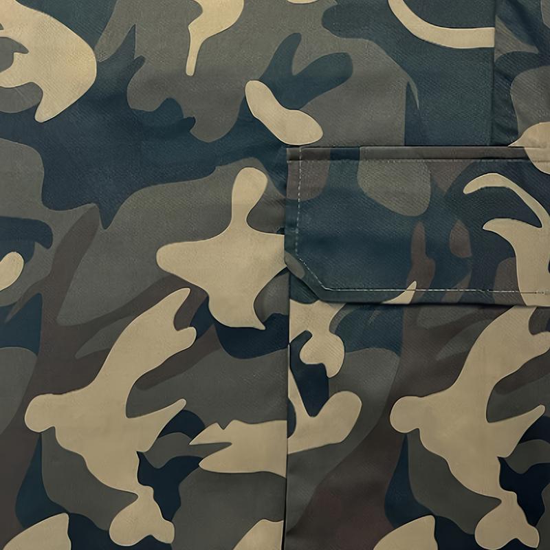 Camouflage men's work pants, regular fit, featuring reinforced stitching and functional cargo pockets, suitable for outdoor adventures and street fashion.