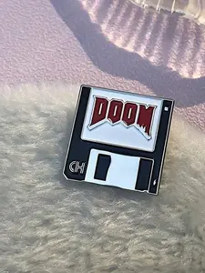 Doom Game Soft Disk Shooting Game Brooch, Fashion Brooch for Party, Daily Clothing Decor, Trendy All-match & Exquisite Brooch for Birthday Gift