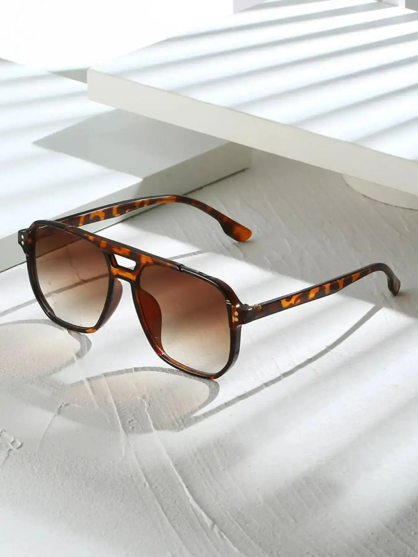 Unisex Vintage Tortoiseshell Pattern Aviator Frames High Quality Tinted Lens Sunglasses, Trendy Casual for Everyday Use, Fashion Accessories Outdoor Activities, Sun Protective Classic Durable Blocking Round