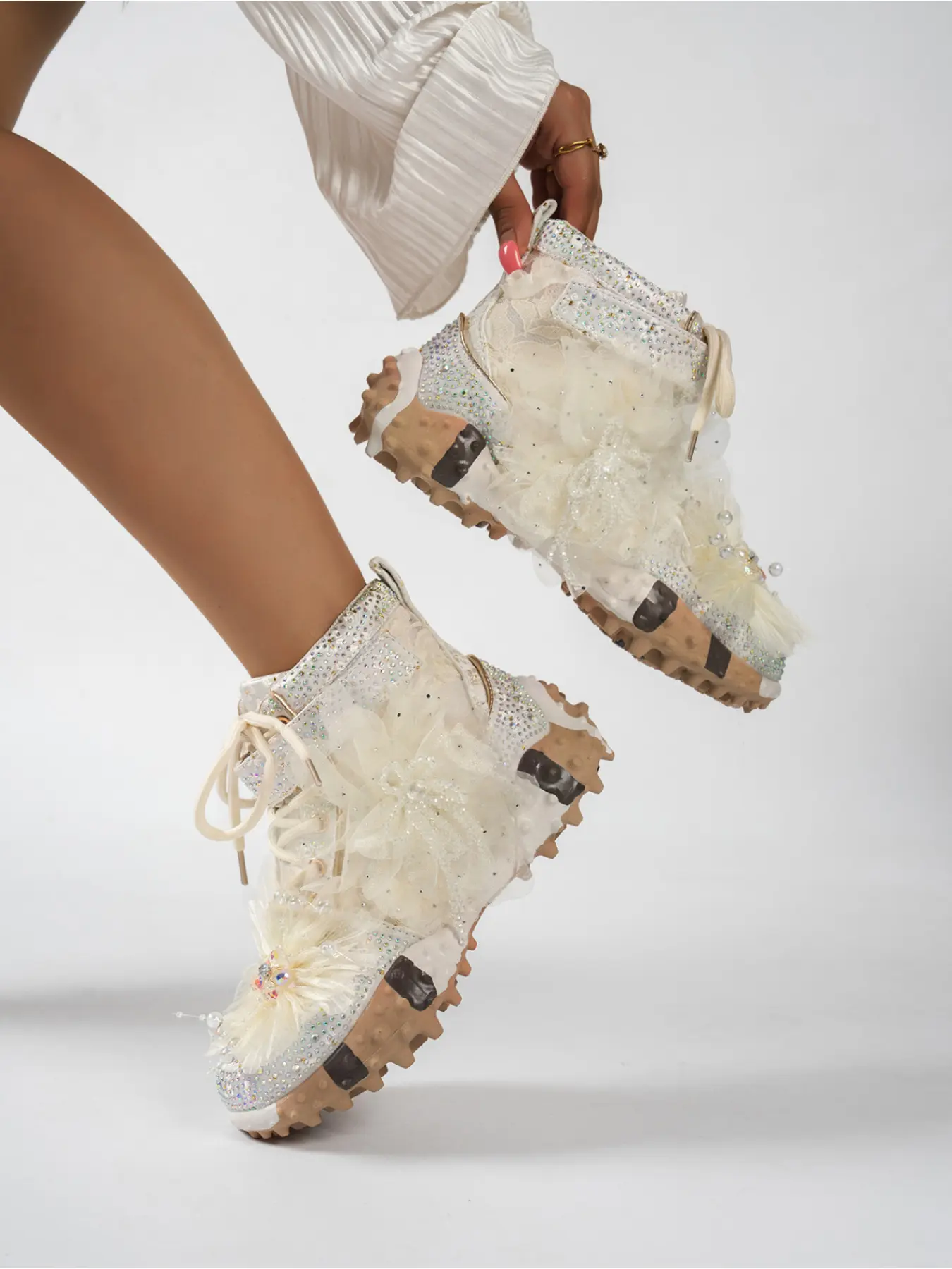 Women's Thick Sole Platform Sneakers, Trendy Fashion Sneaker, Comfy Mesh Flower Rhinestone High-Top Shoes for Daily Wear