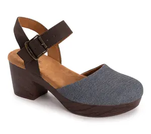 MUK LUKS Women' s Merritt Close d Toe Quarter S trap Shoe
