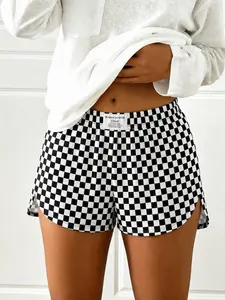 American street black and white checkered casual shorts, trendy and functional style, loose and comfortable fit, suitable for women's daily sports and outdoor wear