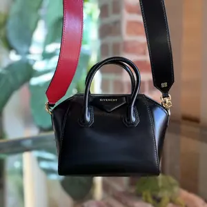 Pre-owned GIVENCHY Leather Mini Bags Antigona Toy Black Smooth Top Handle