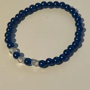 Blue bracelet movement - Kamala - election