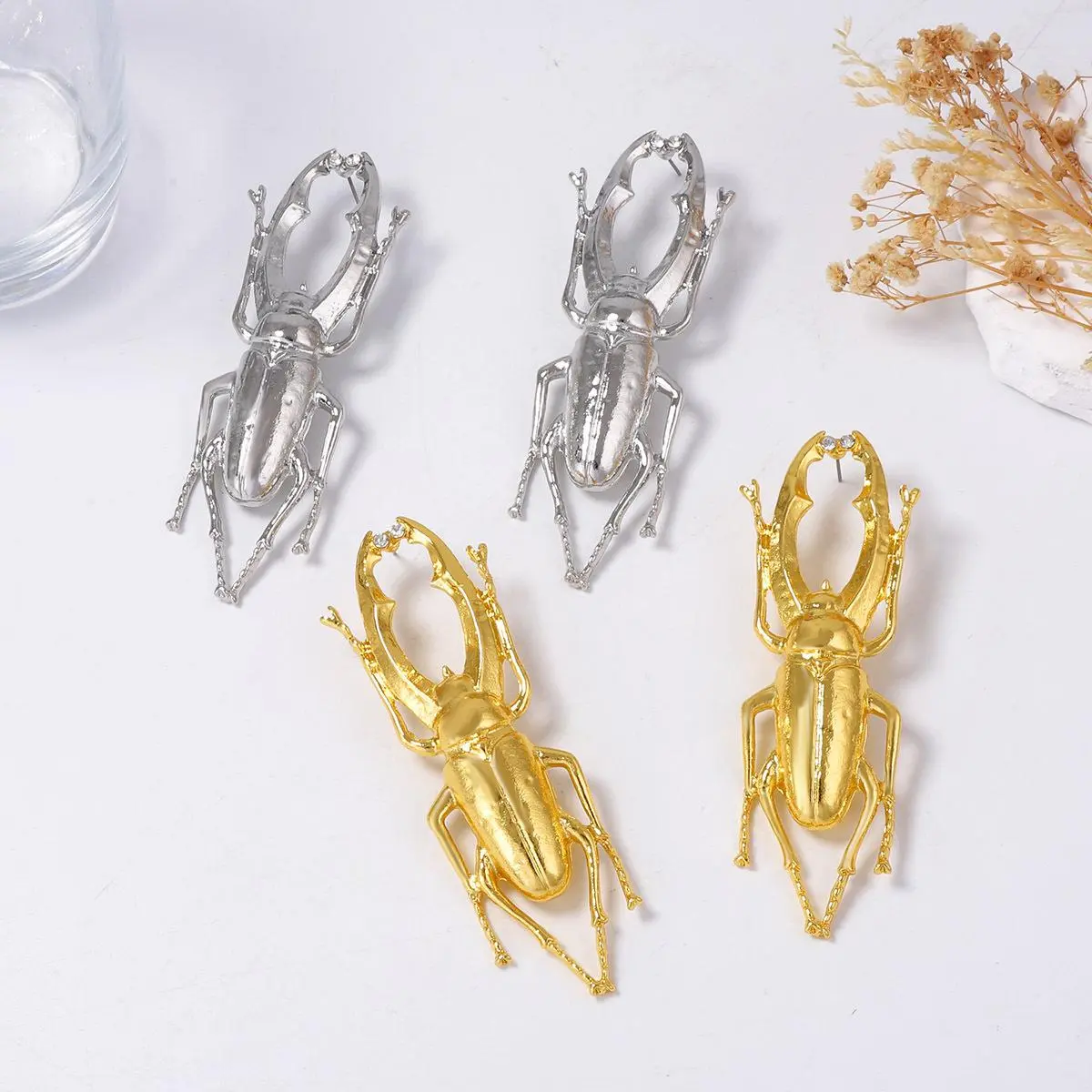 DIGADAGU Metal Beetle Insect Stud Earrings New Vintage Simple Earrings Women Party Jewelry Accessories