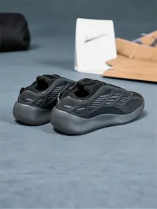 High-Quality Platform 700v3, Unisex Alien Black Warrior, Casual Sports Trendy Shoes